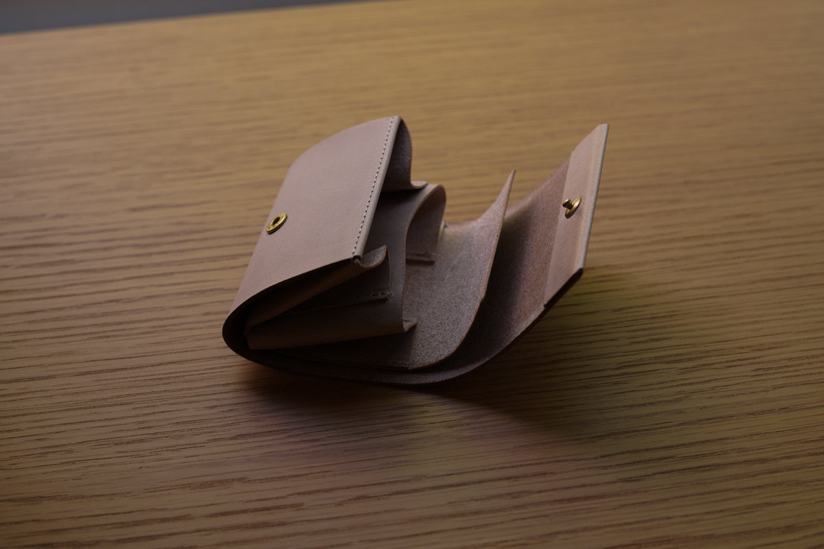 竹村祐 / die Tasche | ミニ財布 genau(ゲナウ)/ ベージュ