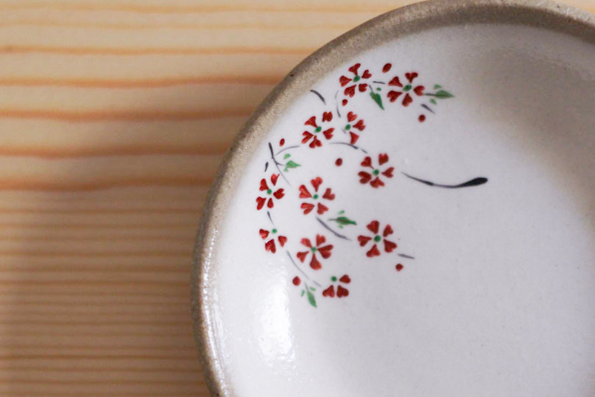 工房kuromiya | 白化粧色絵 豆皿 / 桜