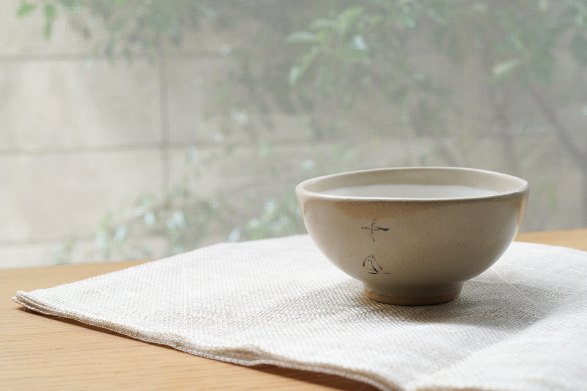 工房kuromiya | 白化粧色絵 ご飯茶碗 / かもめとヨット