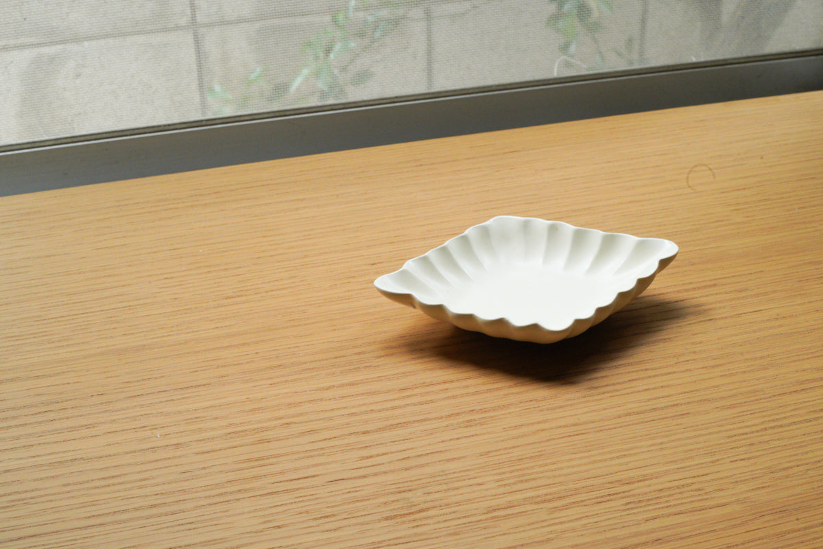 鈴木しのぶ | 菊花菱形小皿
