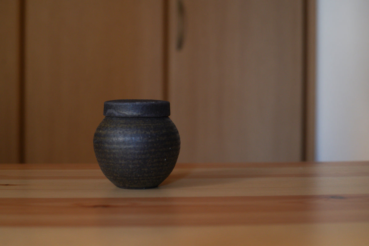 寺田昭洋 | 小壺 / 黒