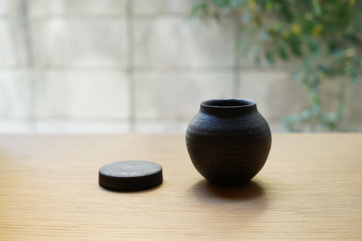 寺田昭洋 | 小壺 / 黒