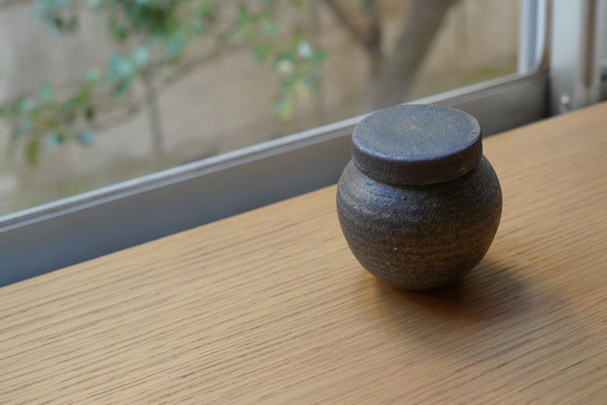 寺田昭洋 | 小壺 / 黒
