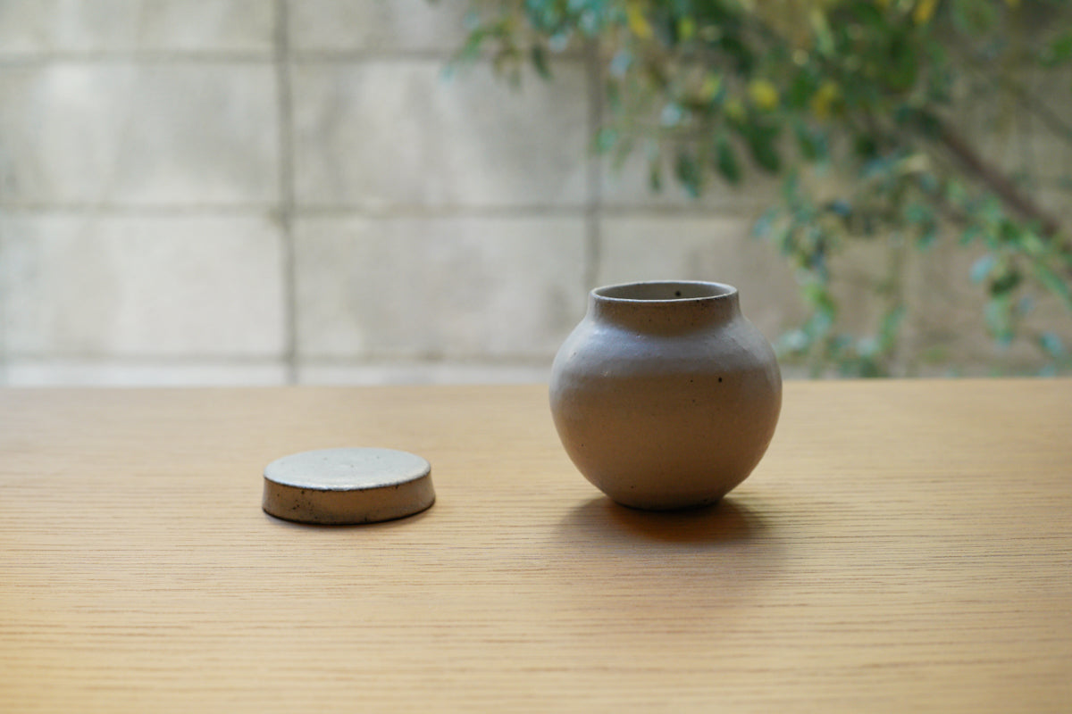 寺田昭洋 | 小壺 / 白