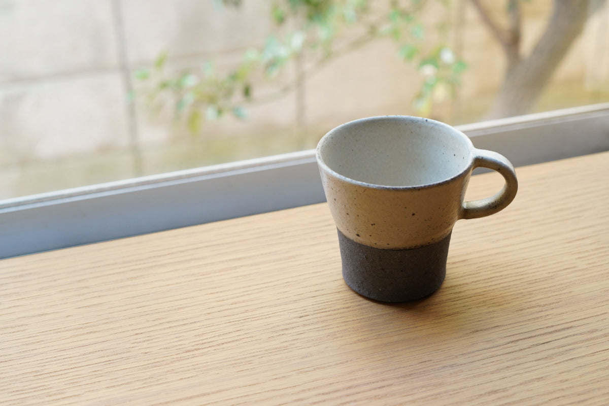 寺田昭洋 | ひとつ指 マグカップ 掛け分け / 白黒