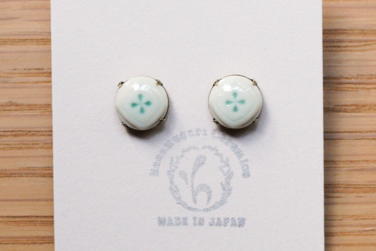 森本浩司 | 小花のピアス / エメラルド
