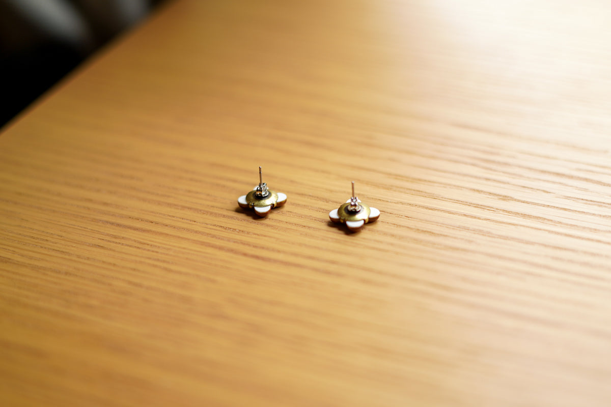 森本浩司 | 花のピアス / ブラウン