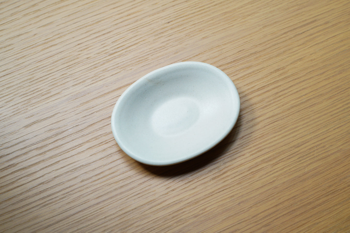 陶房マルヨウ | たまご型豆皿 / 白