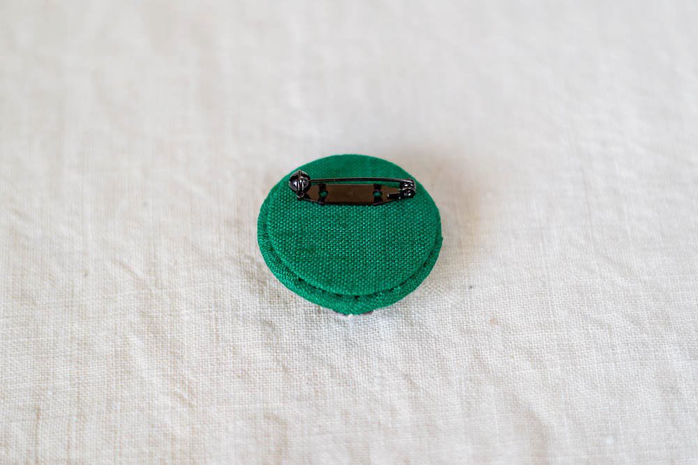 菅間岬 - soji | ウール刺繍ブローチ - いつかの宝探し