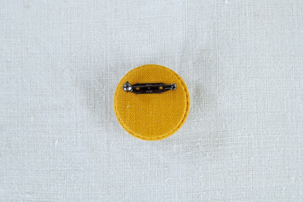 菅間岬 - soji | ウール刺繍ブローチ - 小さな花の集い