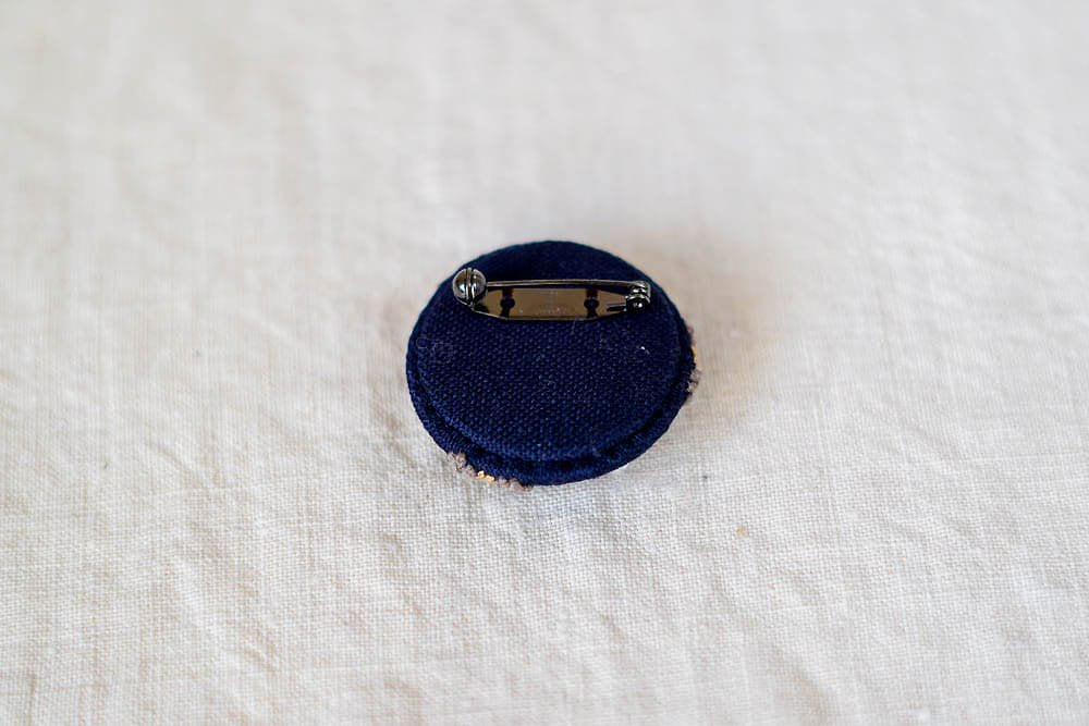 菅間岬 - soji | ウール刺繍ブローチ - 小さな花の集い