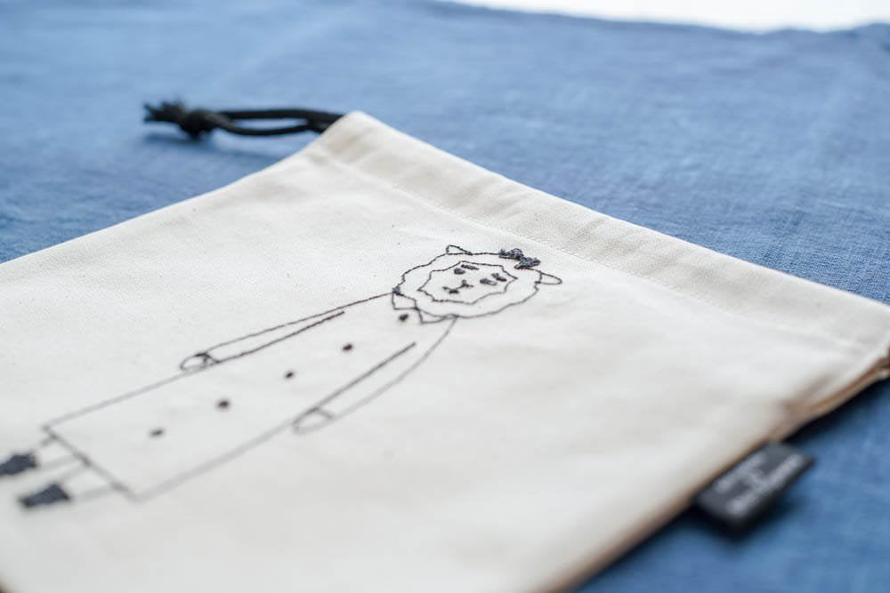 sennokoto by Shion Sugawara | 巾着 - 両面刺繍 カップル羊