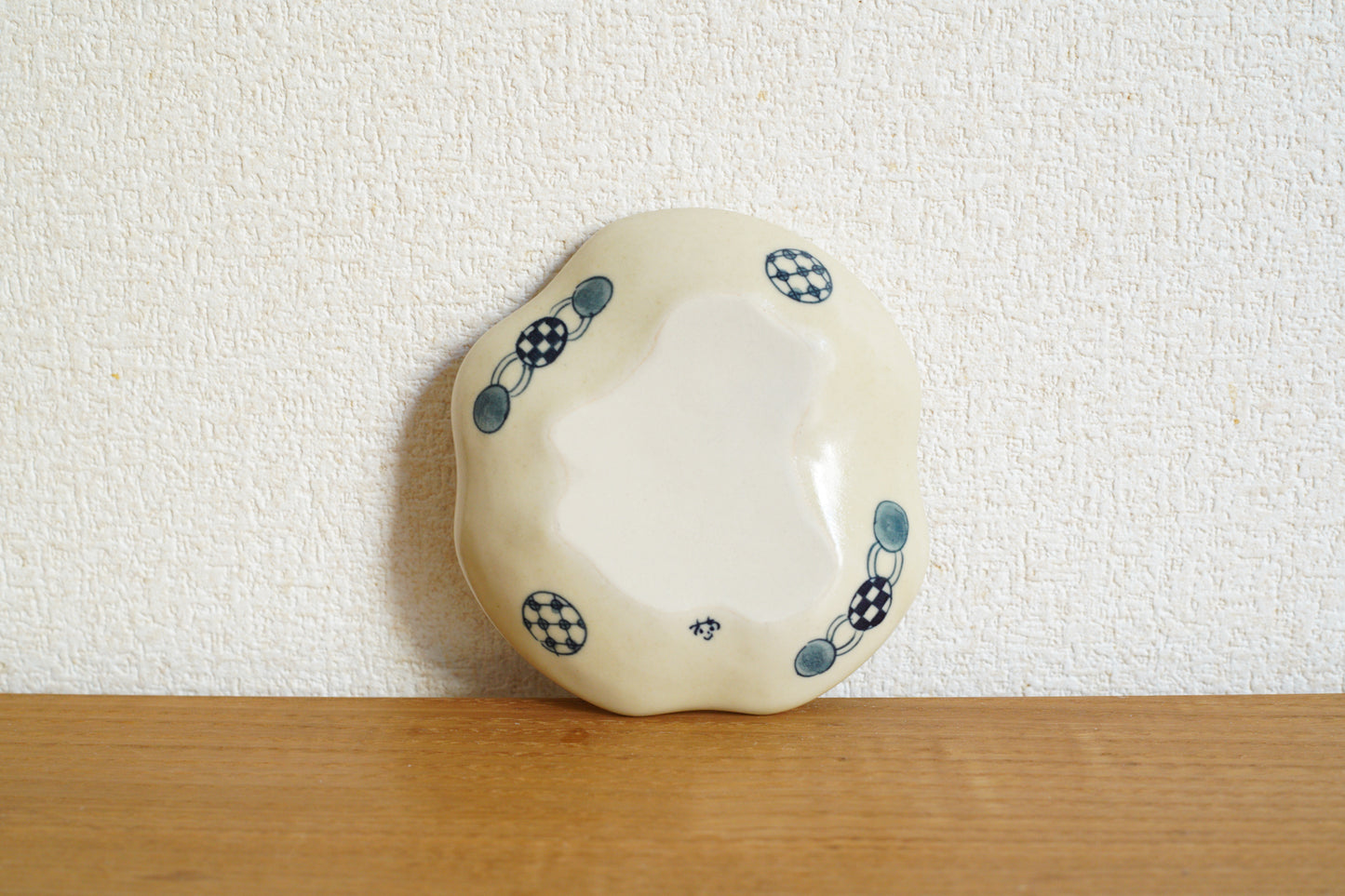 新島佐知子 | とりうさぎ小皿