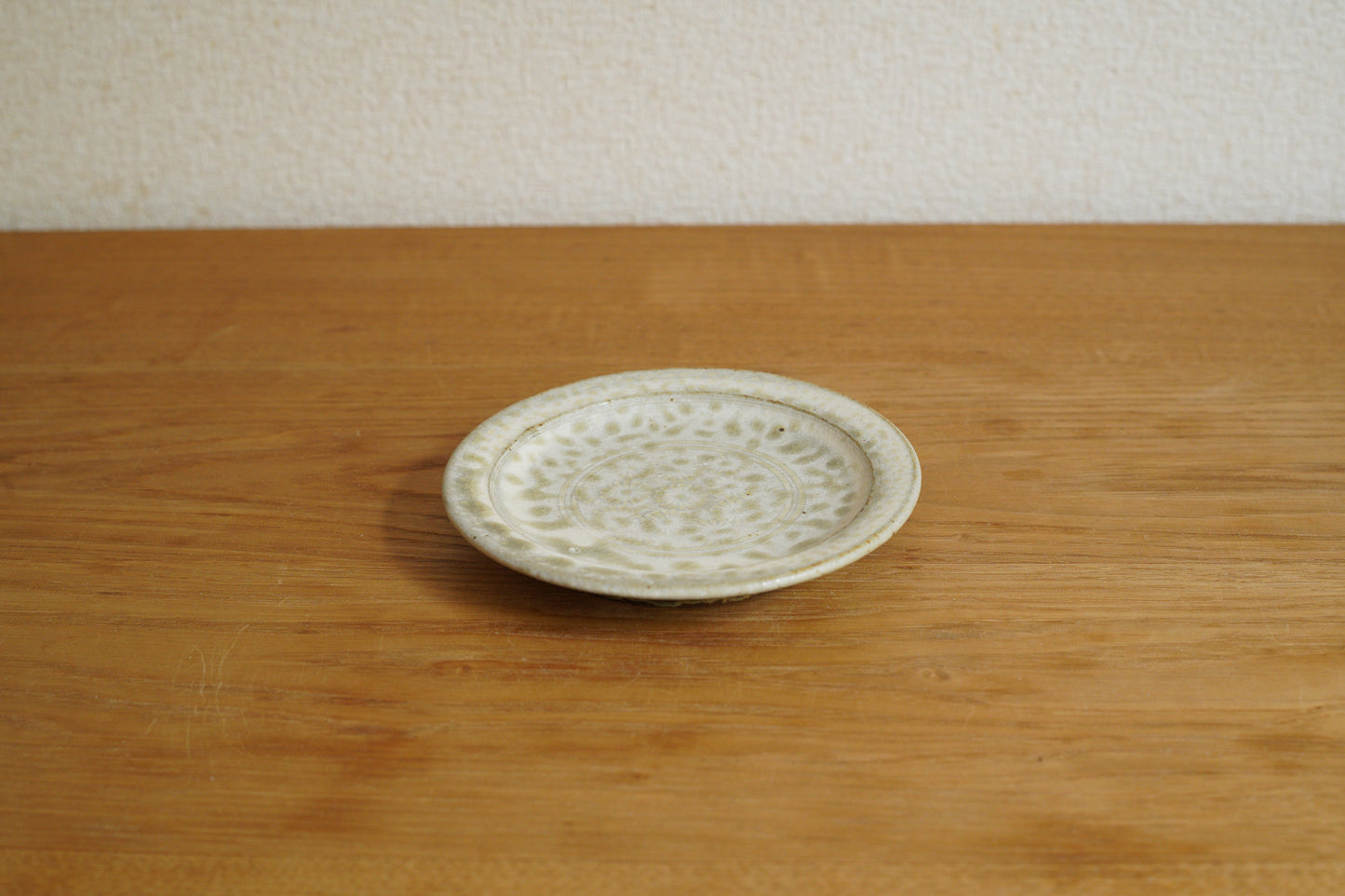 戸津圭一郎 | 灰粉引 三島4寸皿