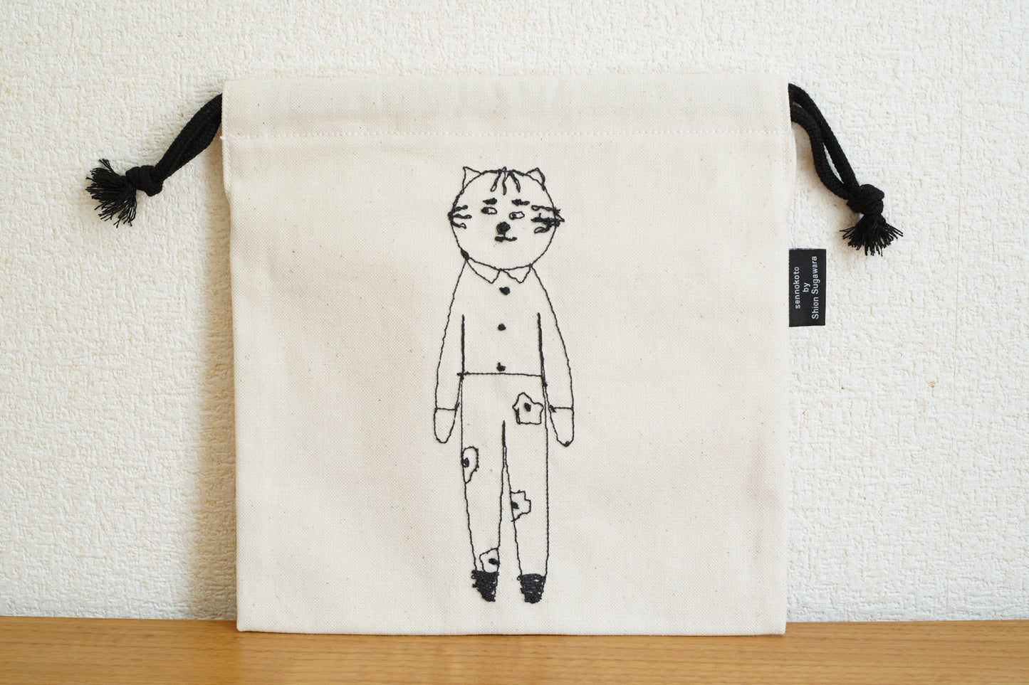 sennokoto by Shion Sugawara | 巾着 両面刺繍 / 花柄ネコ