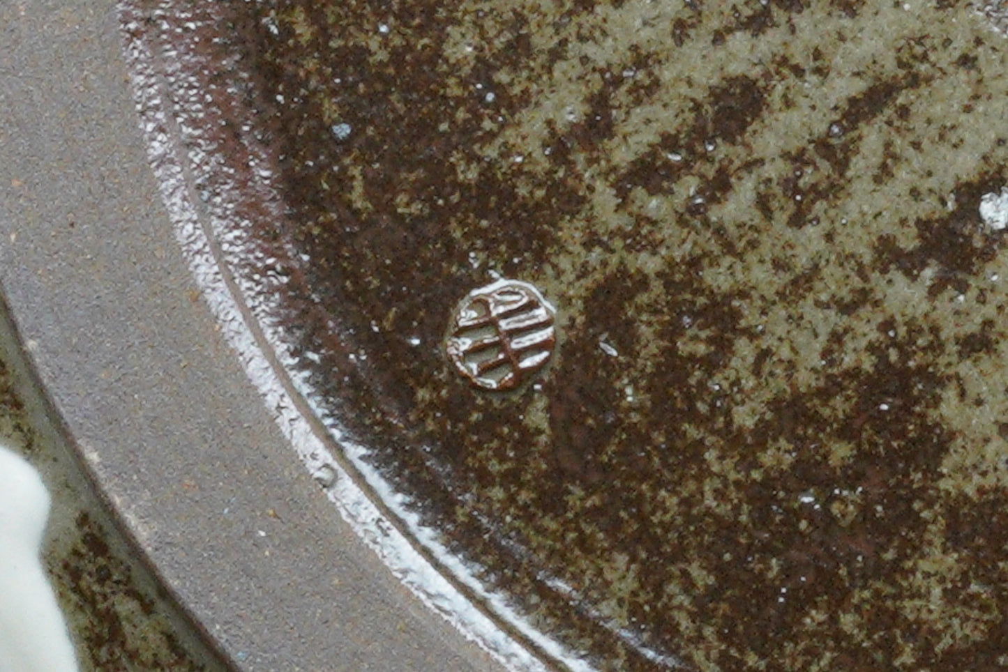 戸津圭一郎 | 粉引 しのぎ 8寸深皿