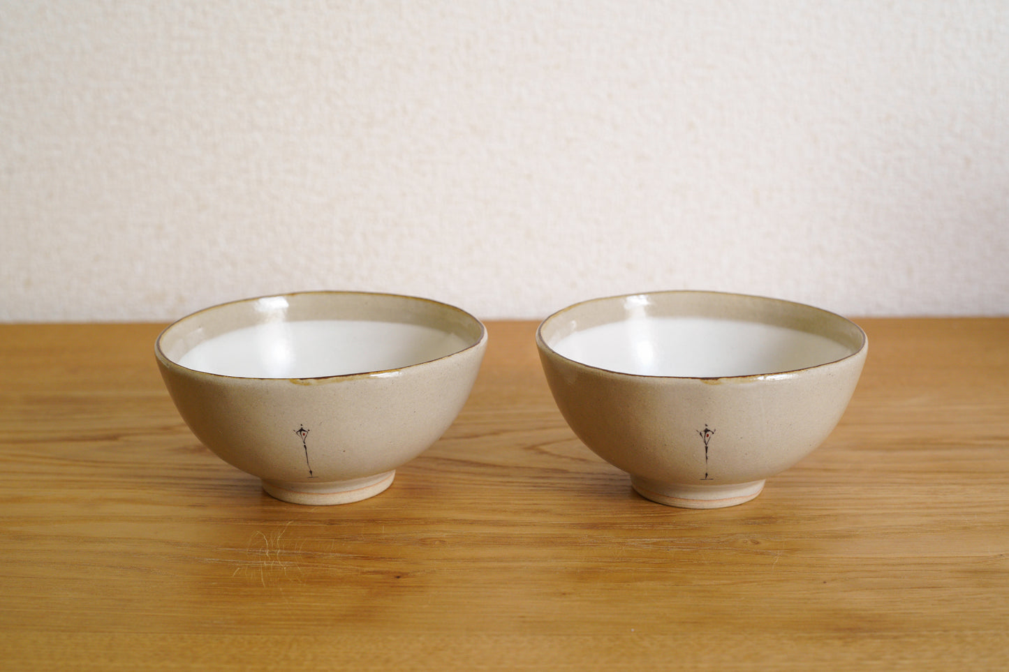 工房kuromiya | 白化粧色絵 ご飯茶碗 / 自転車と街灯