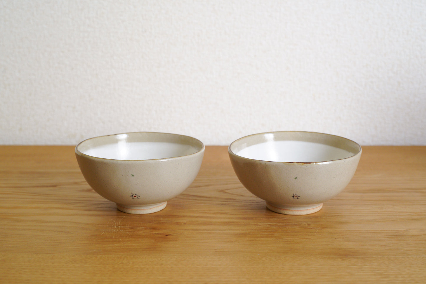 工房kuromiya | 白化粧色絵 ご飯茶碗 家と月
