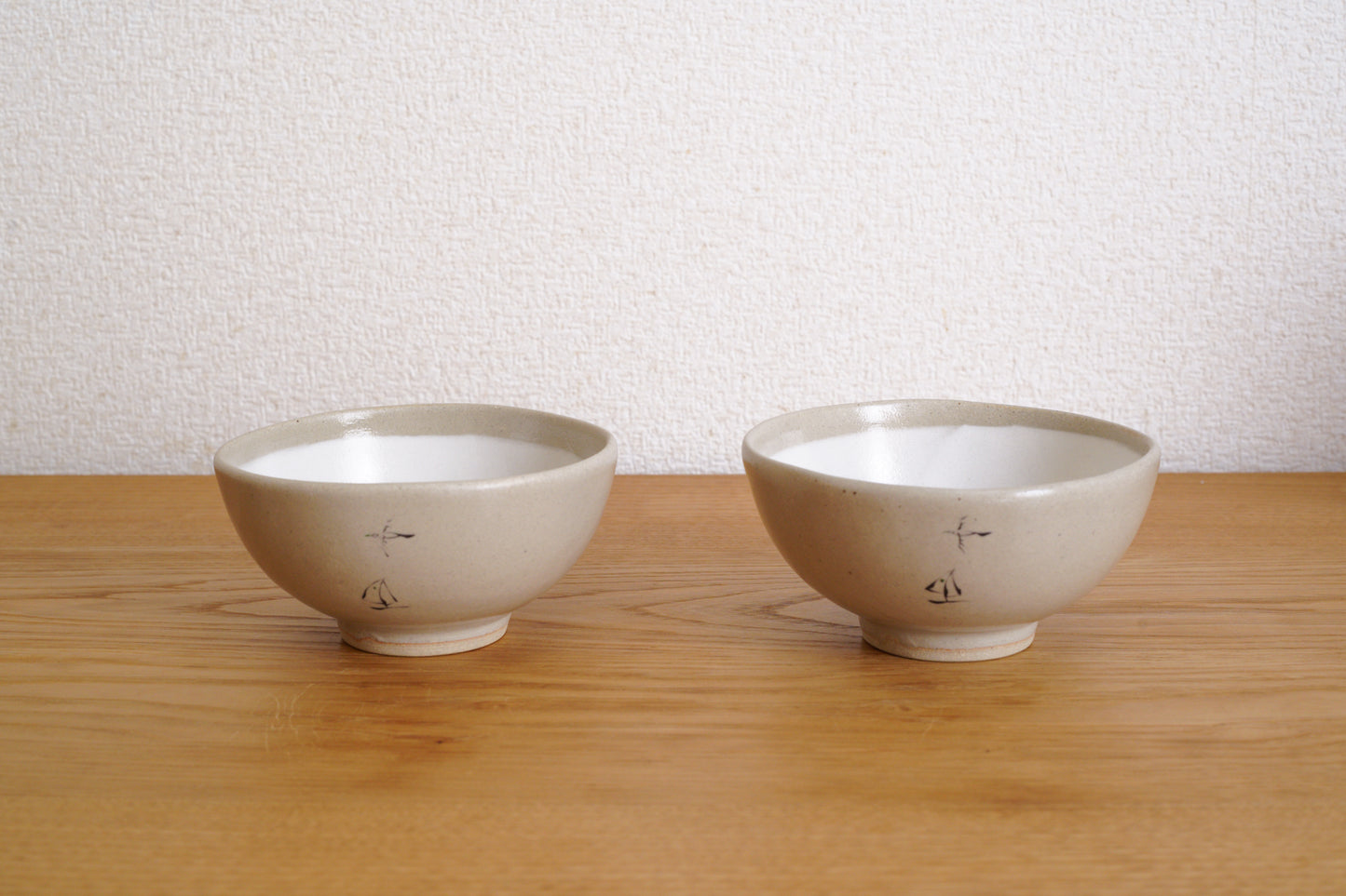 工房kuromiya | 白化粧色絵 ご飯茶碗 / かもめとヨット