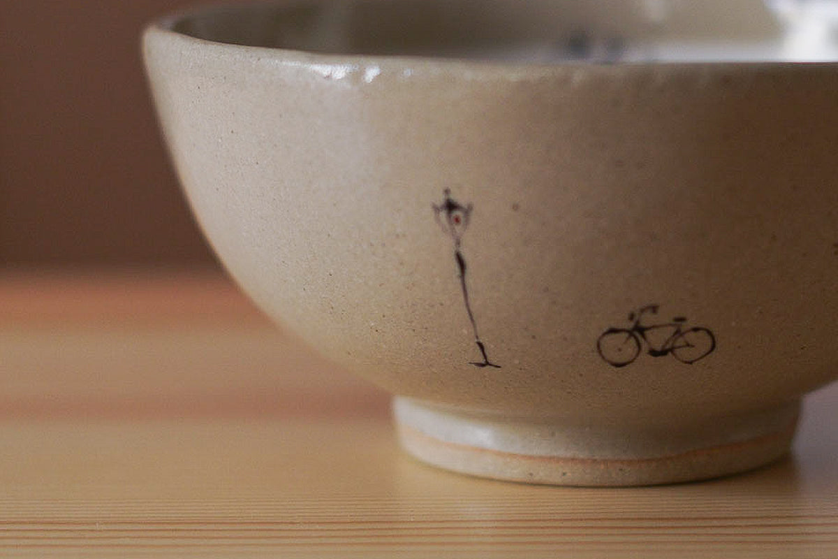 工房kuromiya | 白化粧色絵 ご飯茶碗 / 自転車と街灯