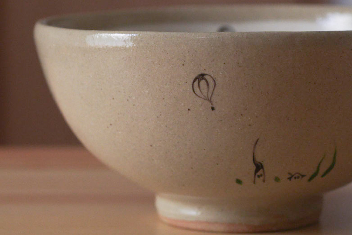 工房kuromiya | 白化粧色絵 ご飯茶碗 / 気球