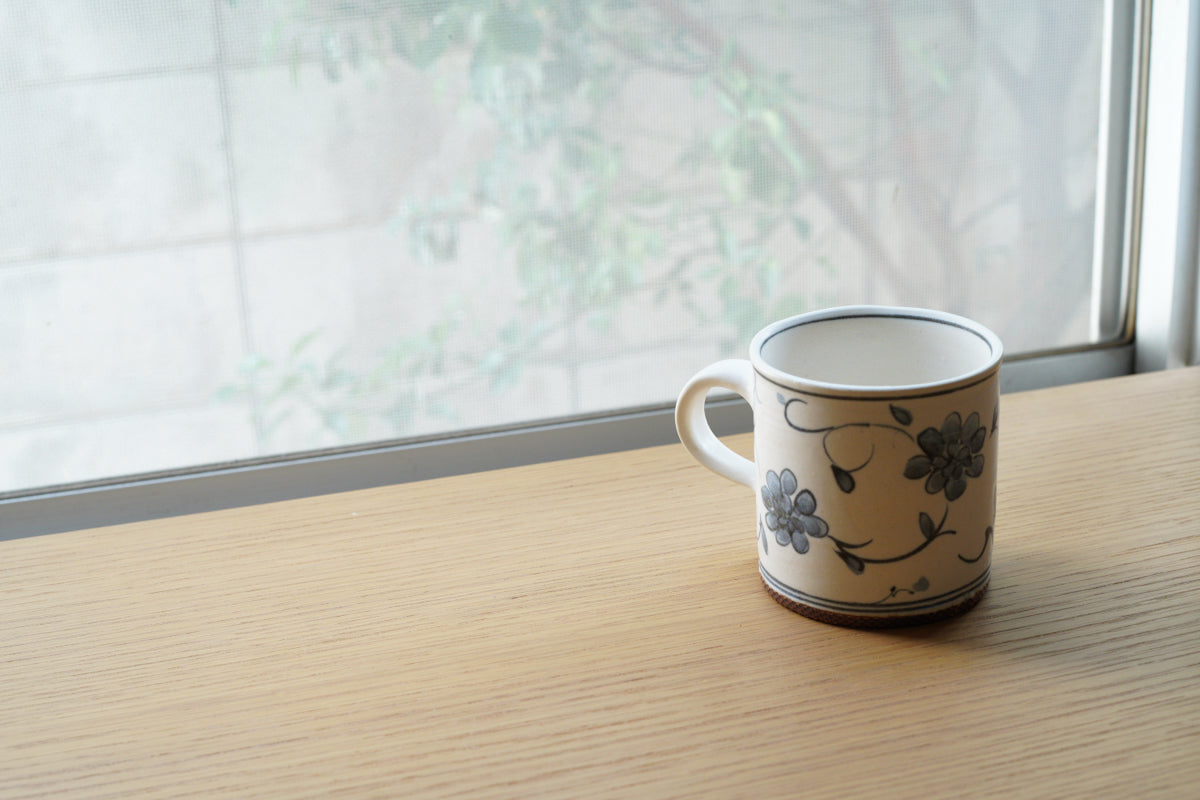 樋口萌 | 染付花唐草カップ