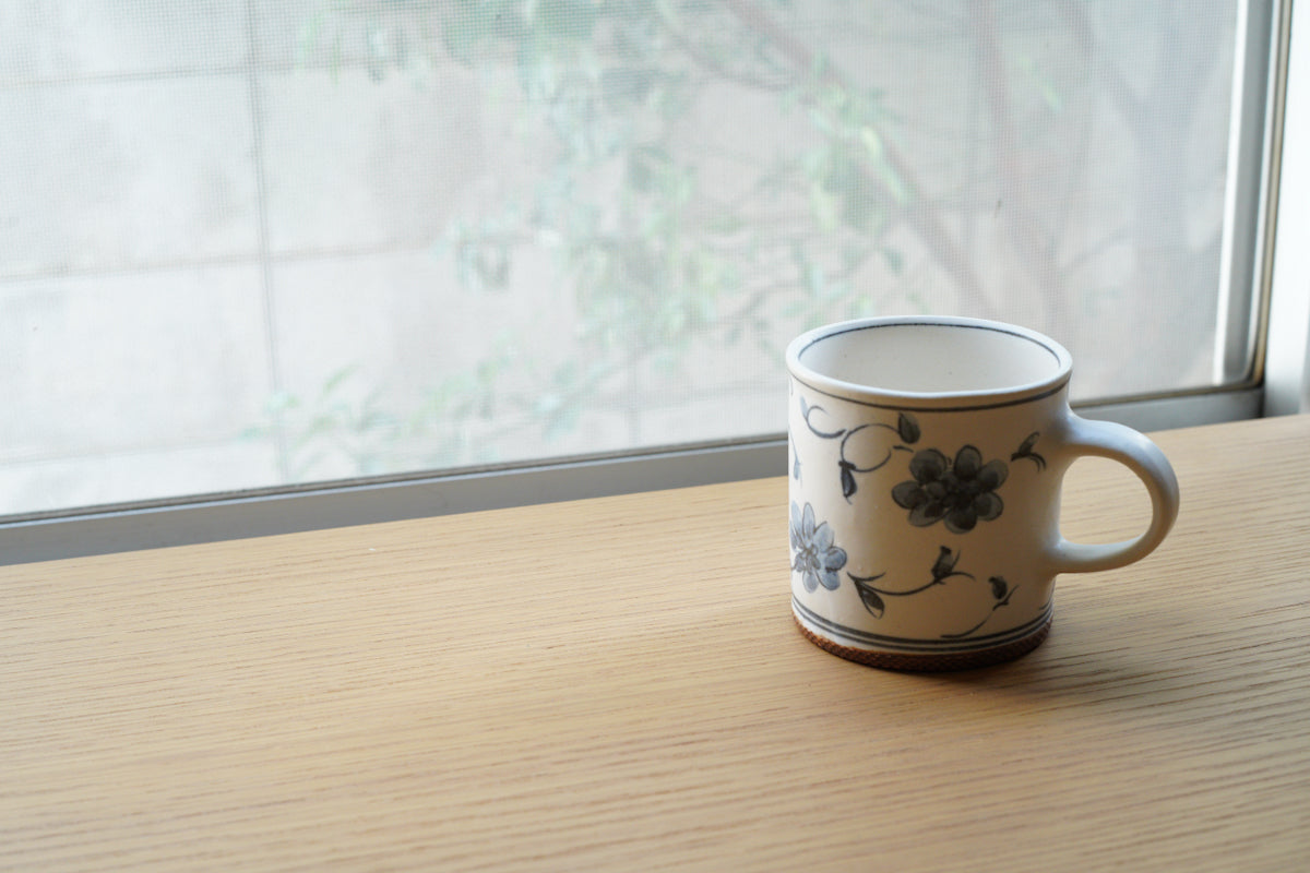 樋口萌 | 染付花唐草カップ