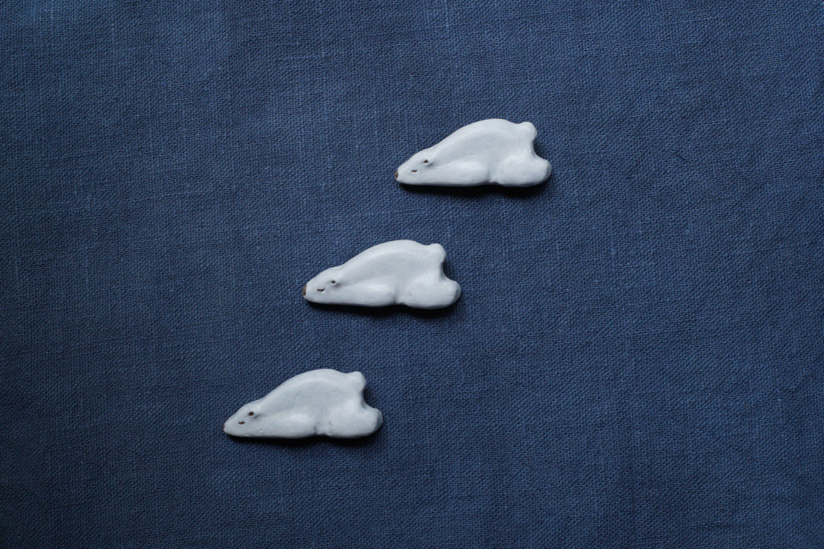 星野綾子 - color+life | ぐだっとシロクマのブローチ