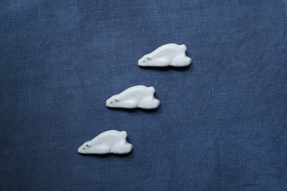 星野綾子 - color+life | ぐだっとシロクマのブローチ