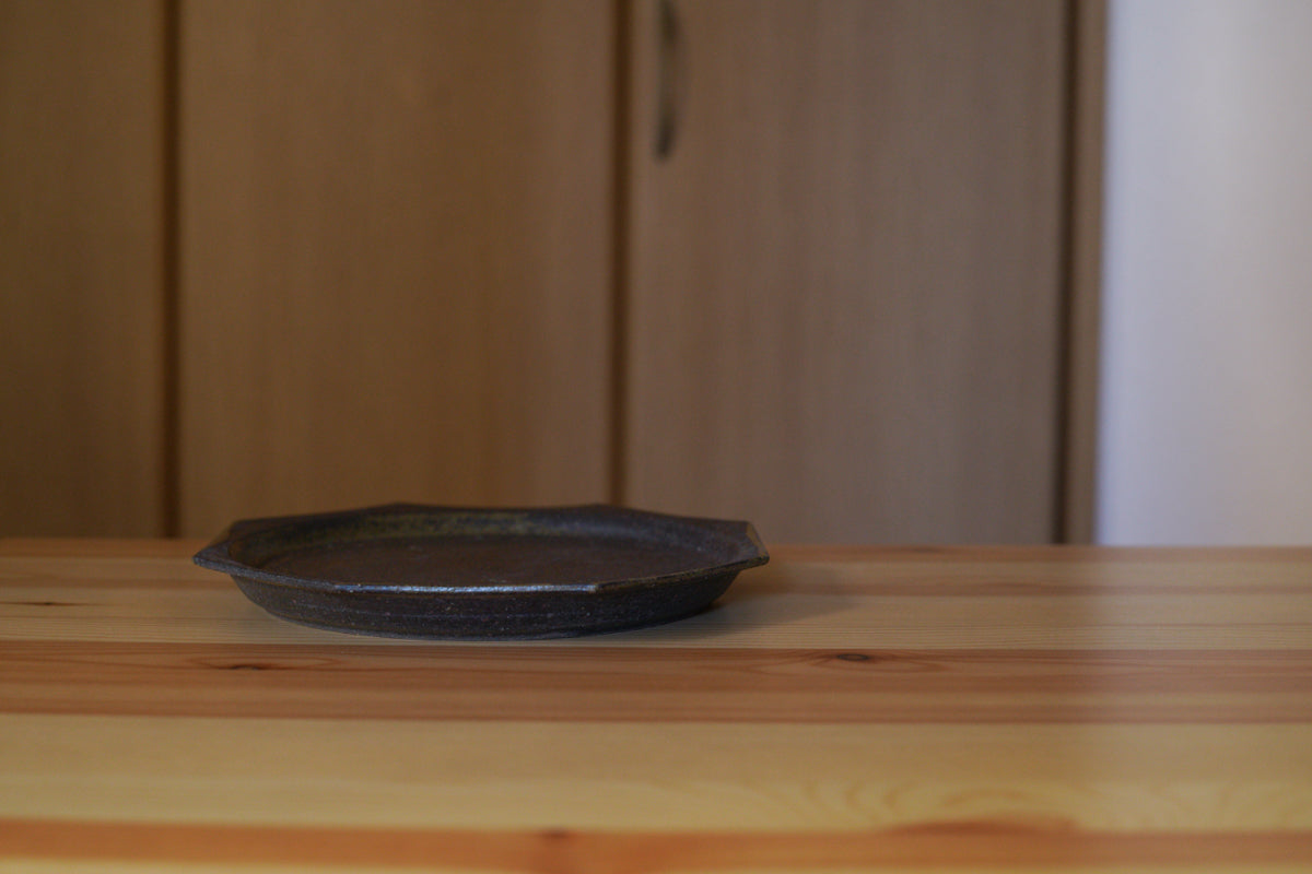 寺田昭洋 | 八角皿 / 7寸 / 黒
