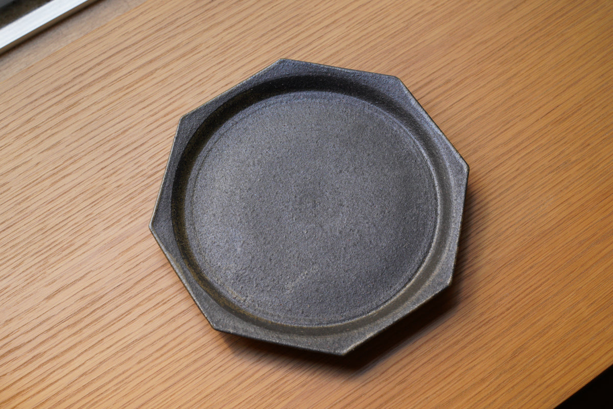 寺田昭洋 | 八角皿 / 7寸 / 黒