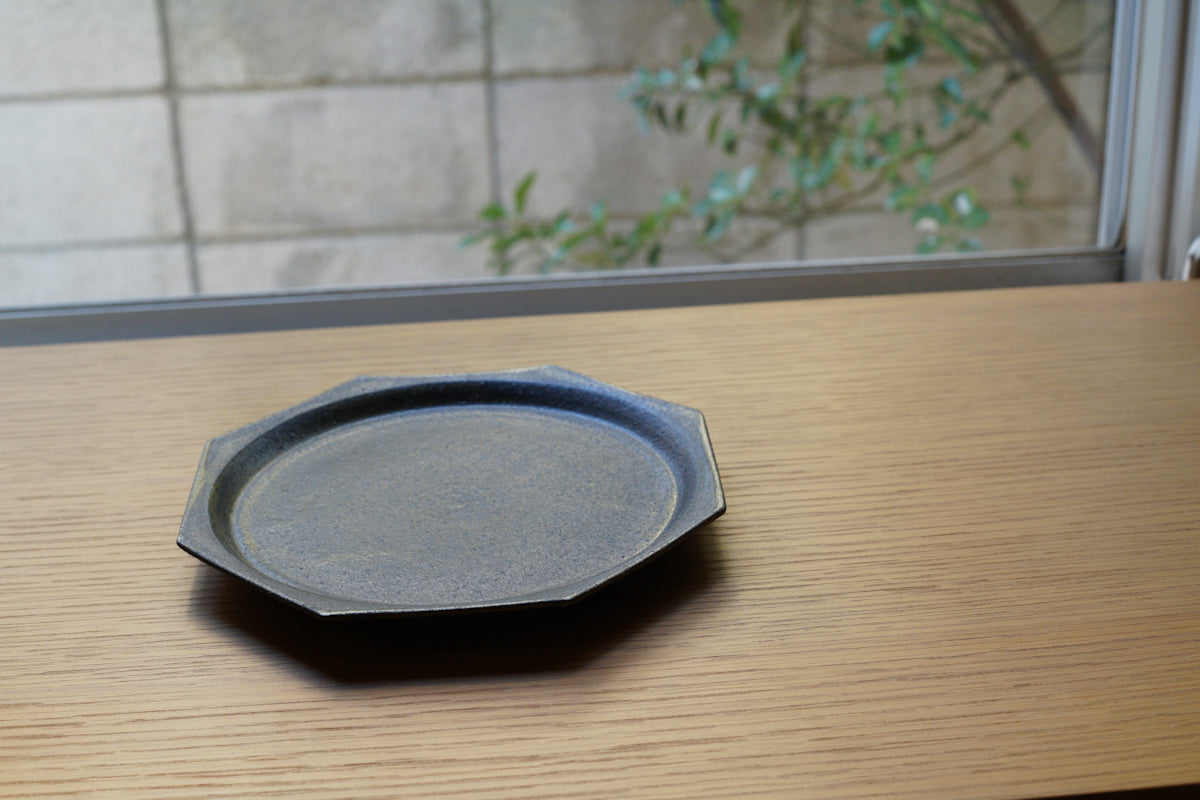 寺田昭洋 | 八角皿 / 7寸 / 黒