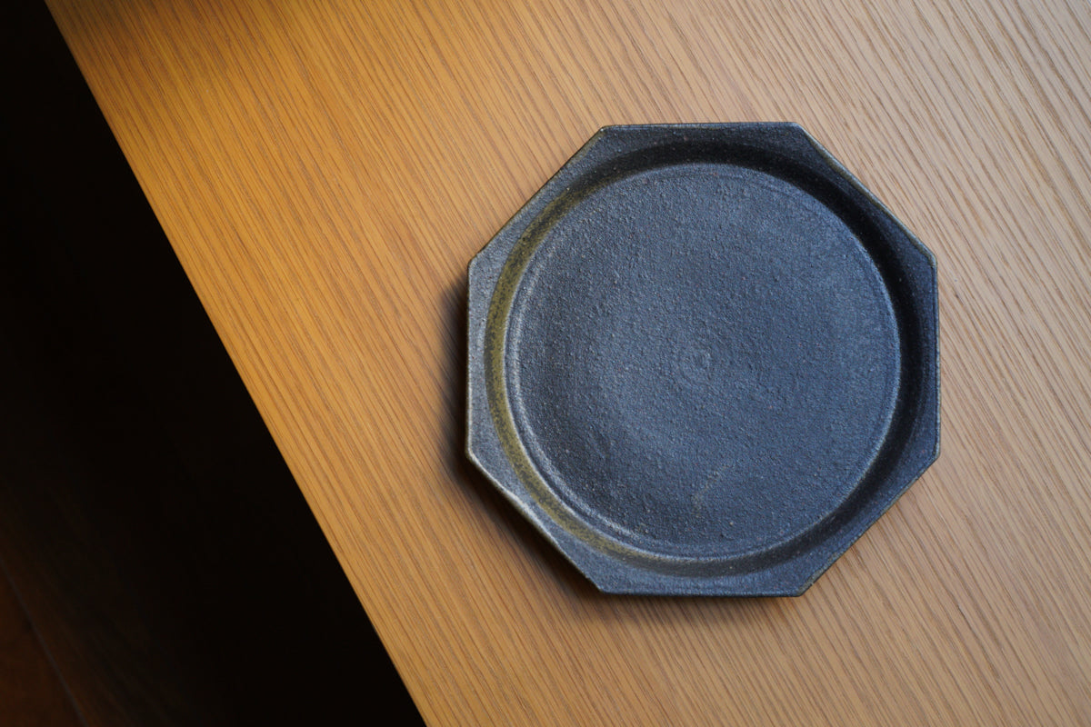 寺田昭洋 | 八角皿 / 7寸 / 黒