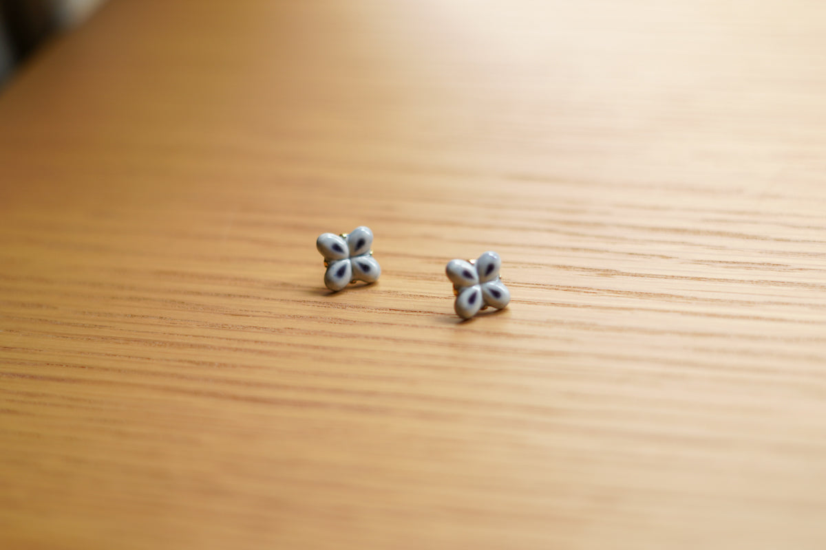 森本浩司 | 花のピアス / インディゴ