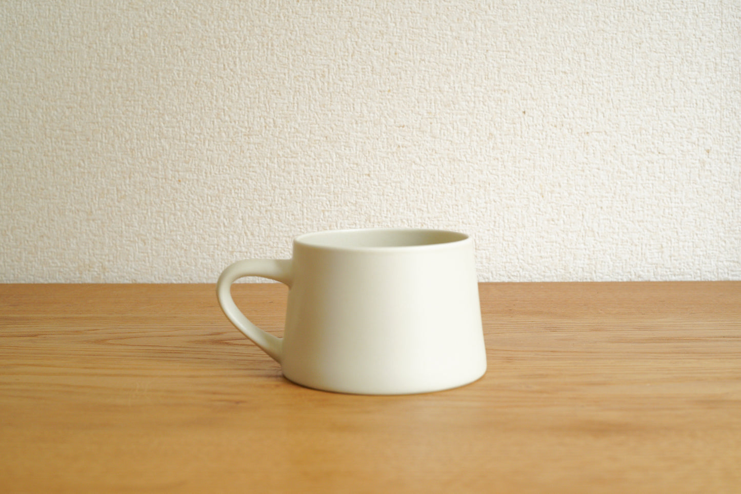KANEAKI SAKAI POTTERY | flat Smug / アイボリー