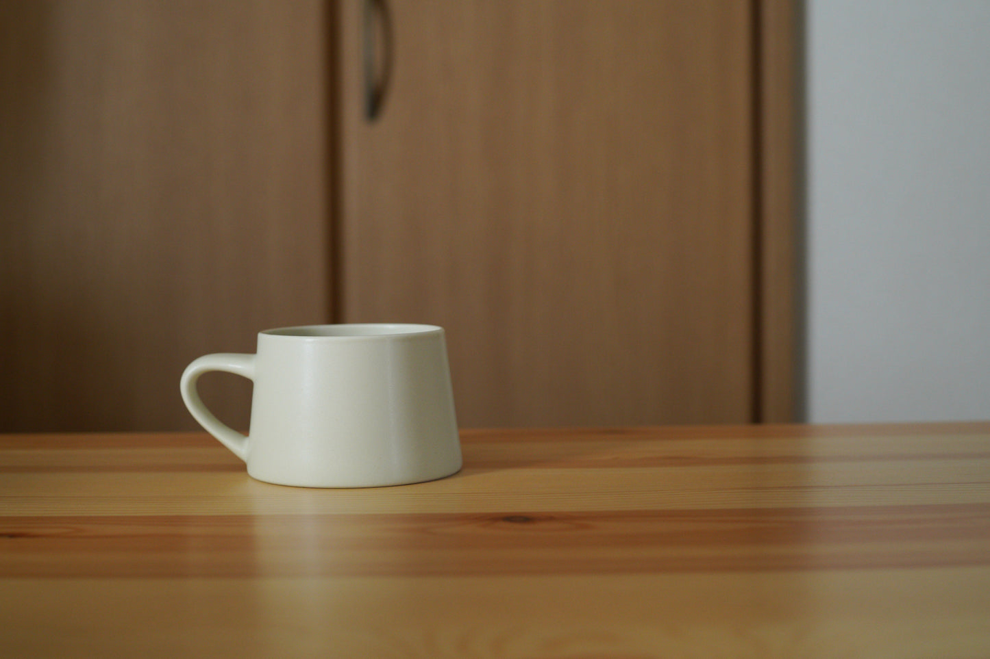KANEAKI SAKAI POTTERY | flat Smug / アイボリー