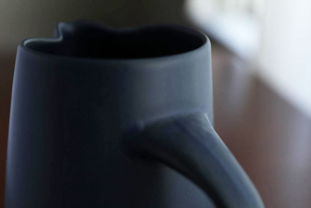 KANEAKI SAKAI POTTERY  |  flat jug - コバルト