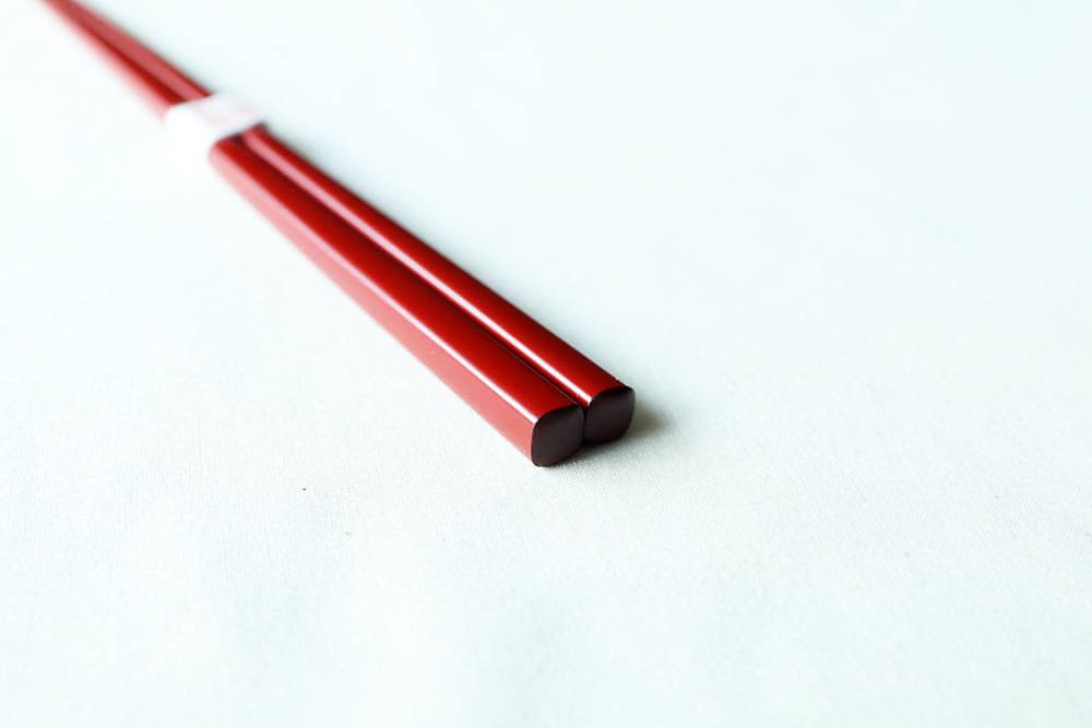 菊池麦彦  |  箸 朱