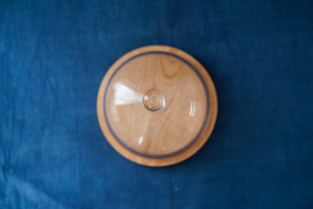 内田洋子  |  glass dome + wood plate