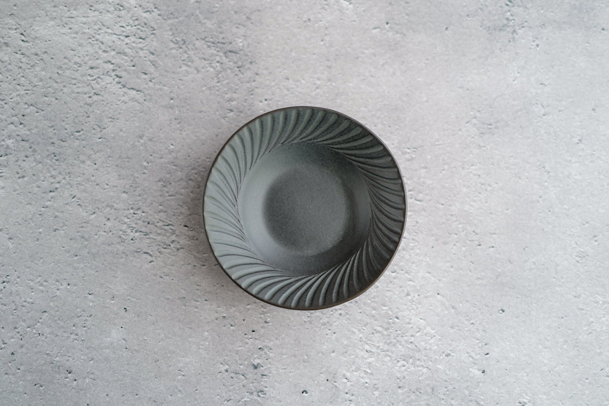 KANEAKI SAKAI POTTERY | koku しのぎ ni