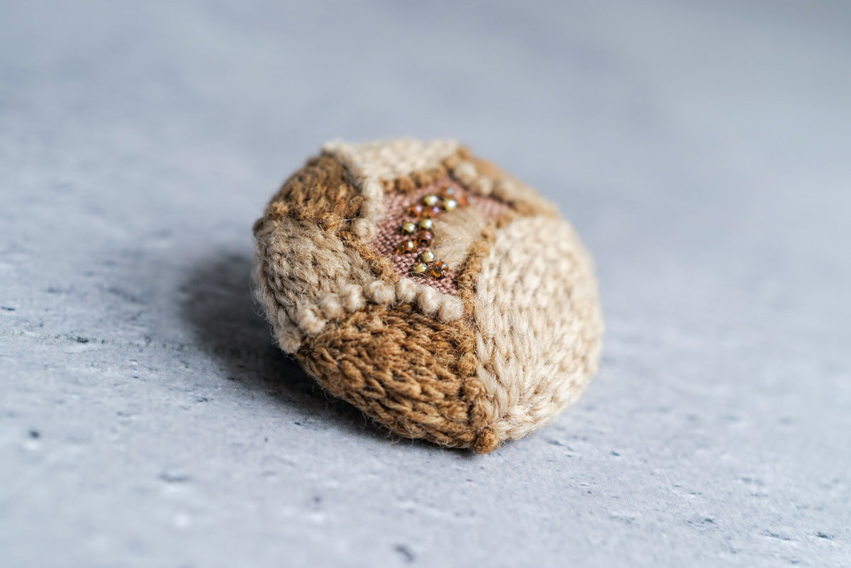 菅間岬 - soji | ウール刺繍ブローチ / honoca / rhythm