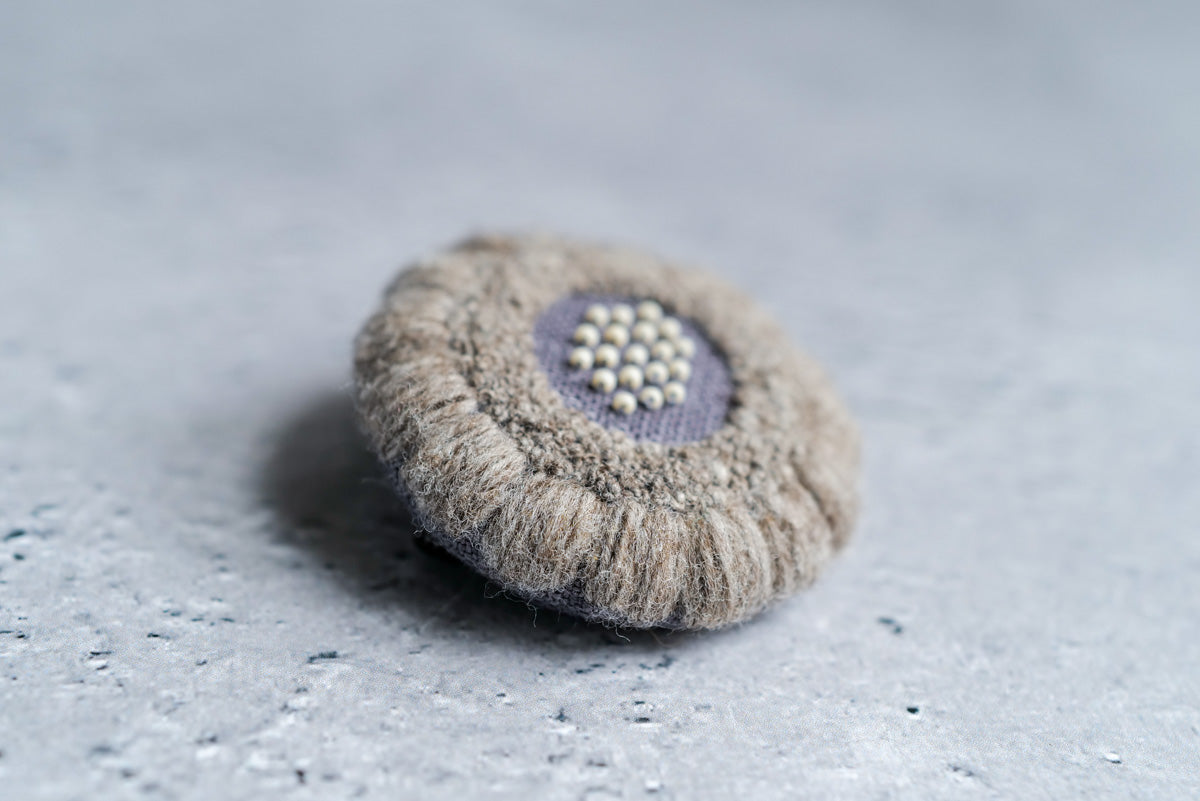 菅間岬 - soji | ウール刺繍ブローチ / honoca / Sun