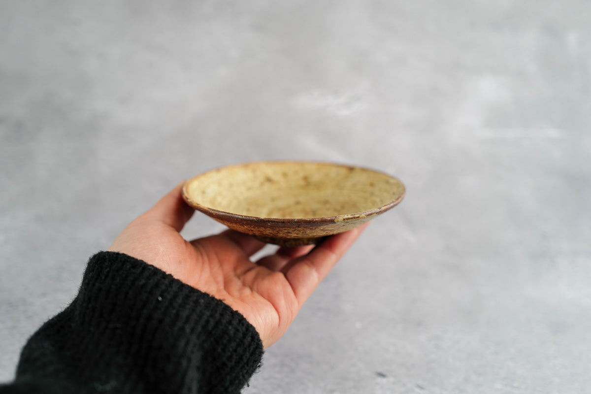 馬渡新平 | 刷毛目 皿 / 4寸 / 黄